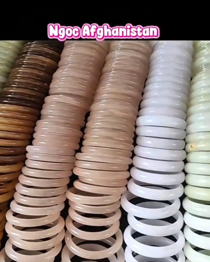 Ngọc kém giá trị nhưng bán giá cao
